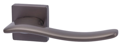 Iris Lever Hdls/Sqr Rose 52mm ZA BN Blk