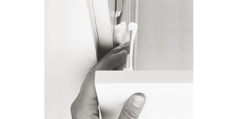 Child Safety Catch for Drawers Pl White