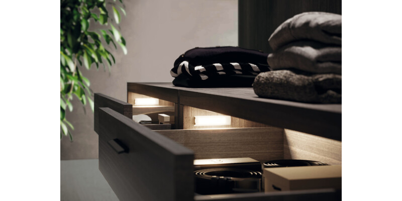 LooxC LED Hiddi Lgt 24V/3W 3900K Blk/Wht