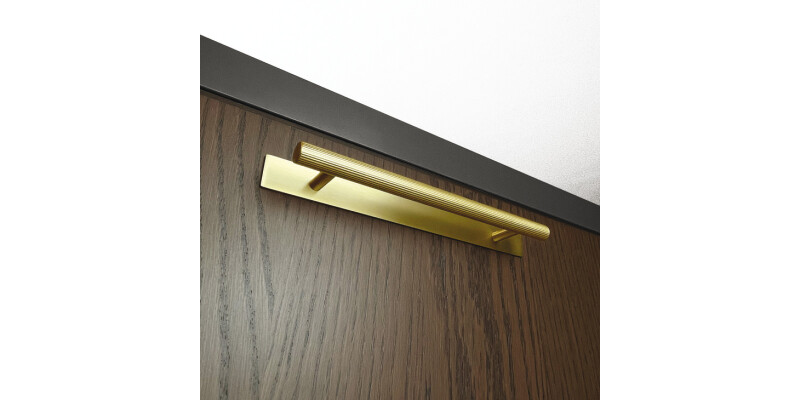 Langham Pull Hdl+Plt Brs Sat 160mm cc