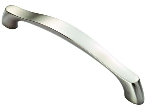 Carlisle Brass Fingertip Design Chunky Arched Grip Cupboard Handle