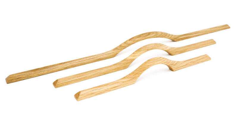 Eros Pull Handle Oak Lacq 256mm cc